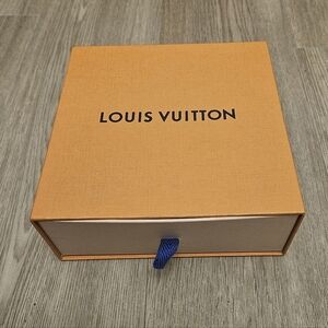 EMPTY Louis Vuitton Belt Box